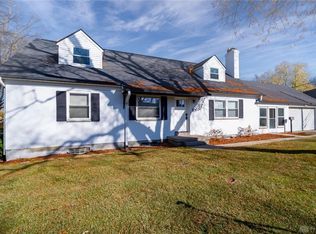105 Lakeview Dr, Dayton, OH 45459