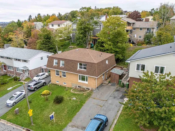48 Regal Rd, Dartmouth, NS B2W 4H6