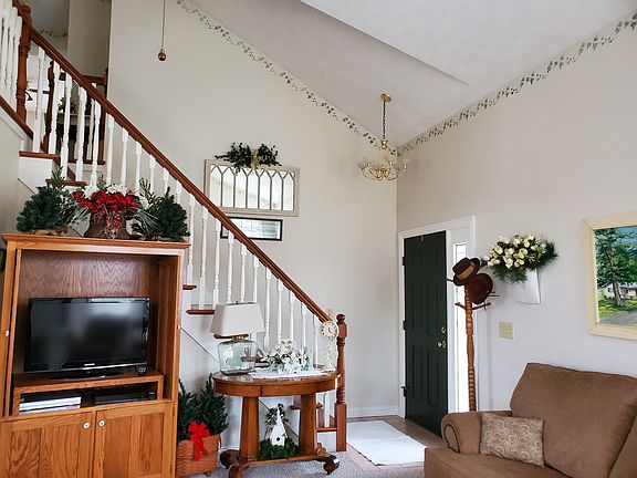 5th image of 315 Parkway Blvd