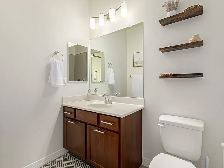 2521 E Jude Ln — Photo 13
