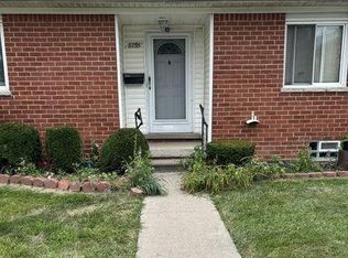 8755 Sterling St, Center Line, MI 48015