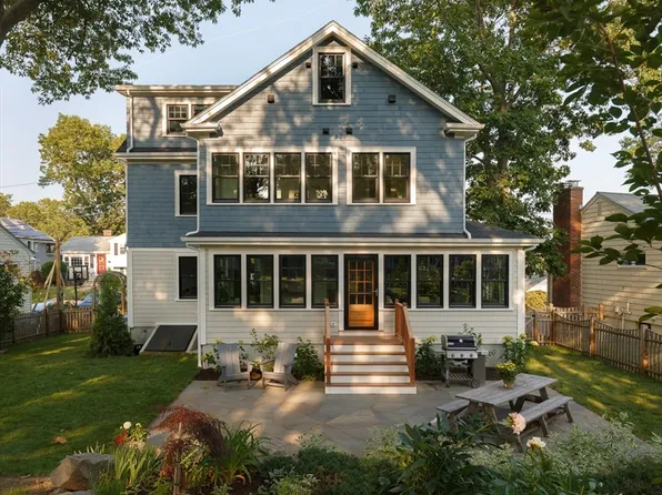 7 Greenwood Rd, Arlington, MA 02474