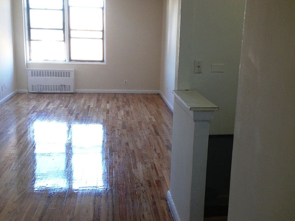 1st image of 2060 E 19th St APT 6I