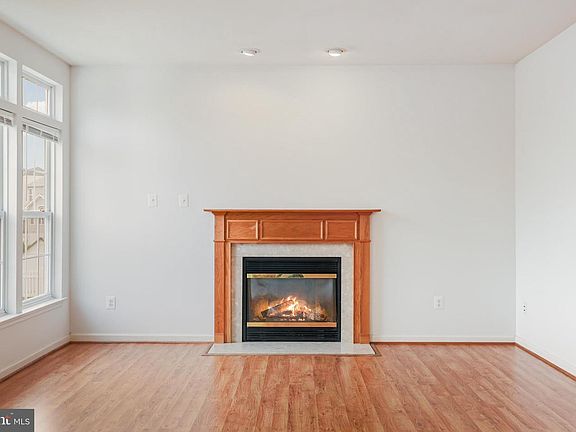 4th image of 9613 Laurel Oak Dr