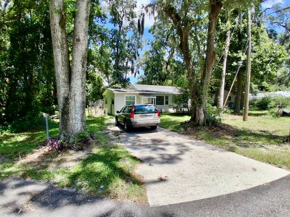 7017 Arlet Dr