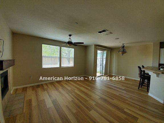 3rd image of 608 Dante Cir