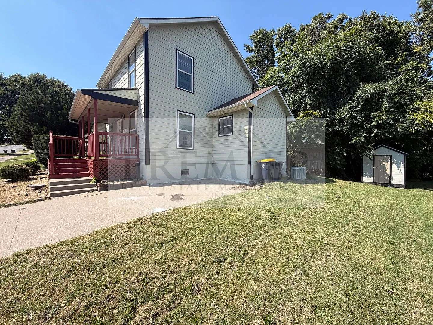 1610 E 37th street KCMO - 4 bed / 1.5 Single family home/ 2 story - Rent 1695 / Deposit 1695 — Photo 2