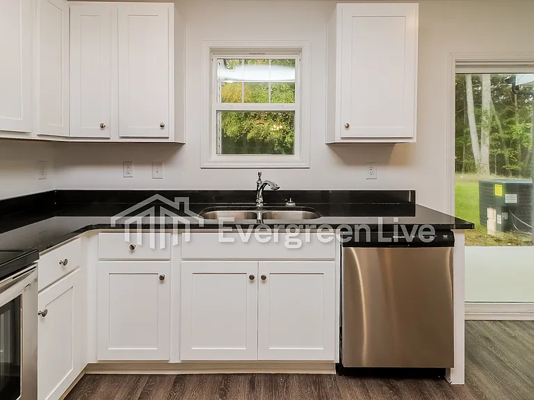 147 Arizona Pl NW — Photo 7