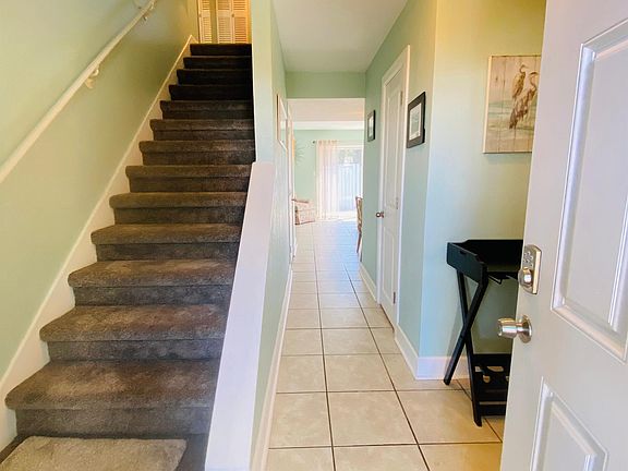 2nd image of 437 N Oleander Ave #4-1