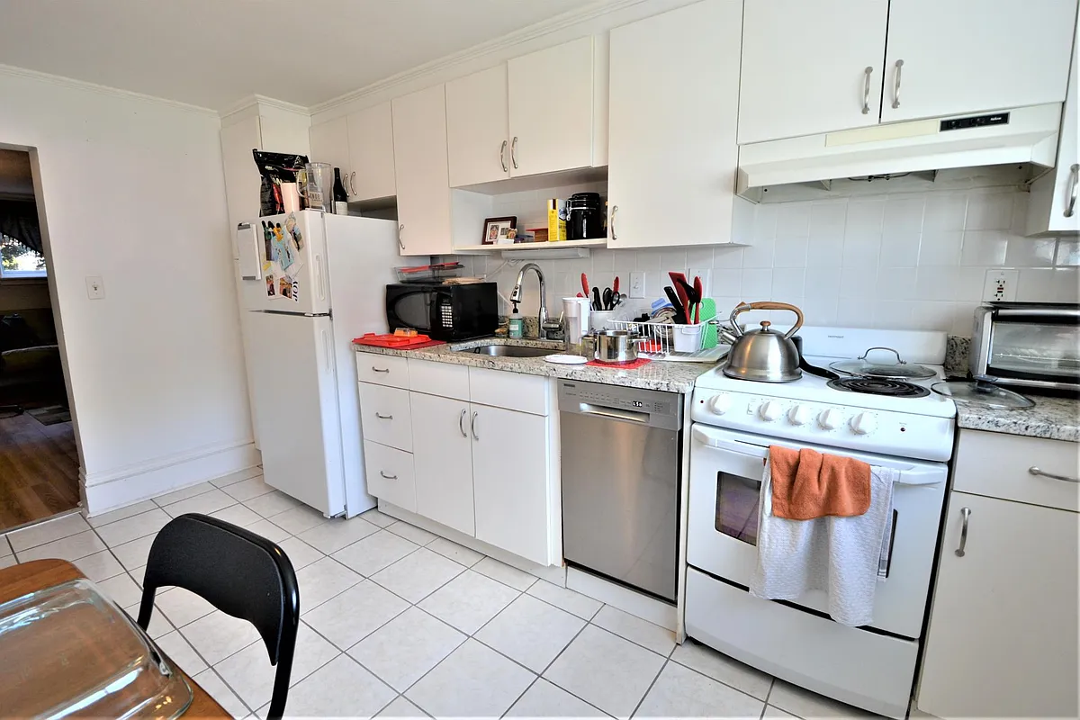 Building Photo - 58 Bryon Rd #1