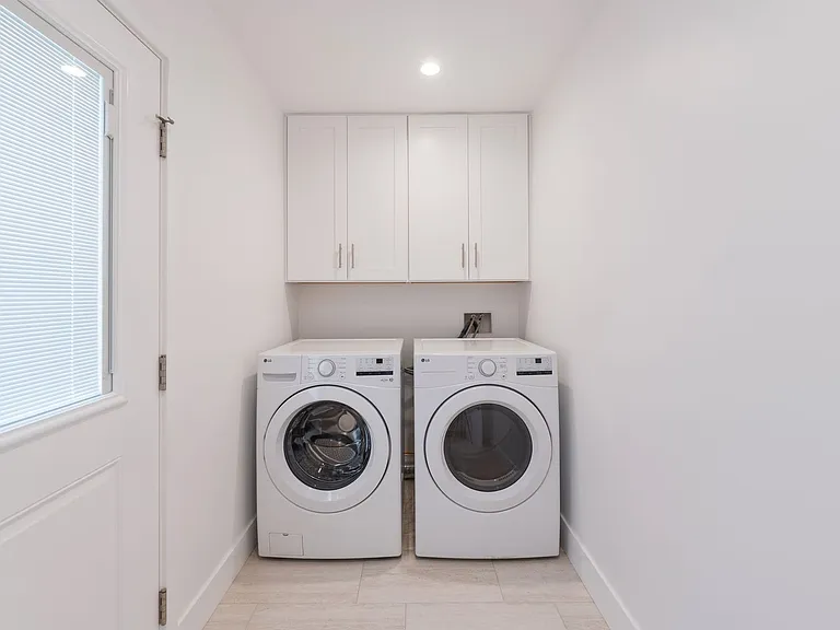 1415 W 222nd St — Photo 30