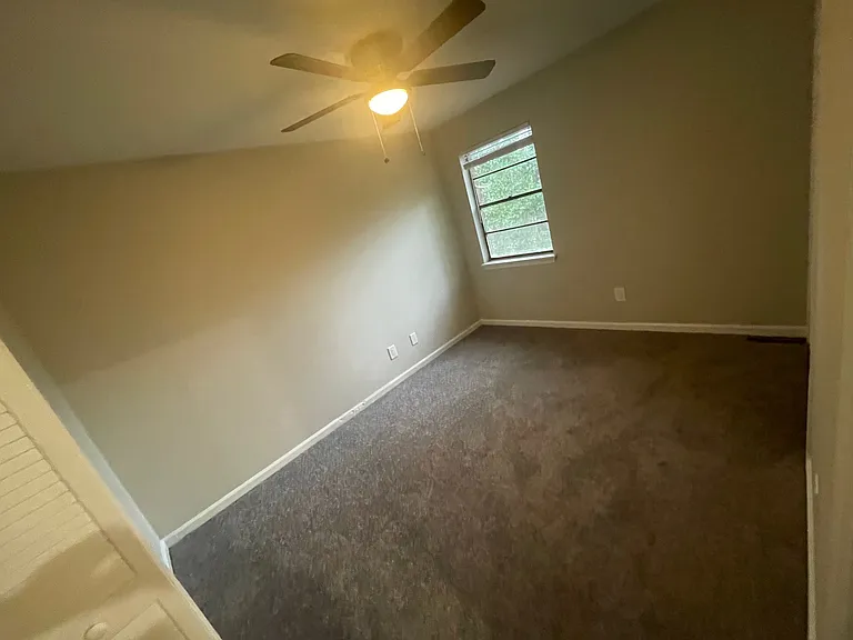 250 Luden Drive — Photo 10