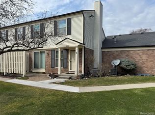 1597 Dover Hl S, Walled Lake, MI 48390