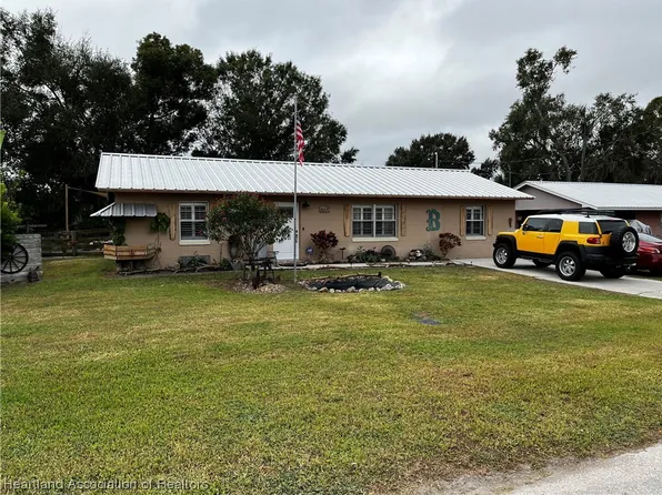 409 Palmetto St, Bowling Green, FL 33834