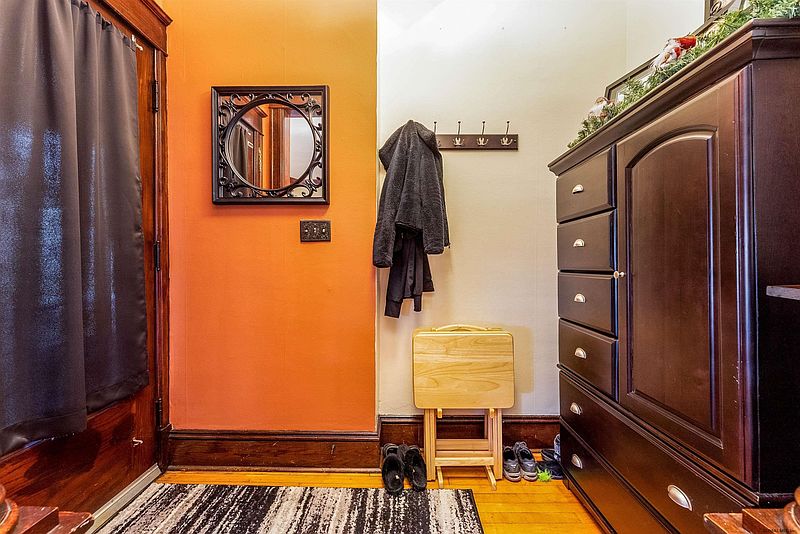 4th image of 49 N PINE Avenue