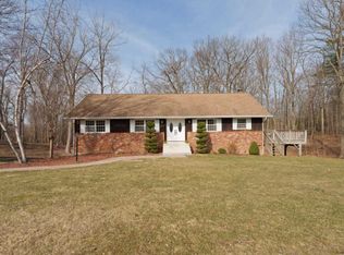 31 Vandenburg Ln, Latham, NY 12110