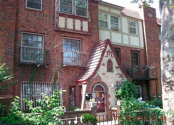 4th image of 133 Francis Lewis Blvd