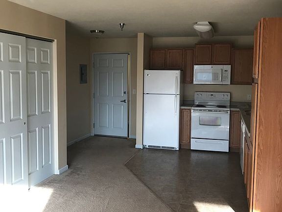 4th image of 106 Cottonwood Ave N APT 305