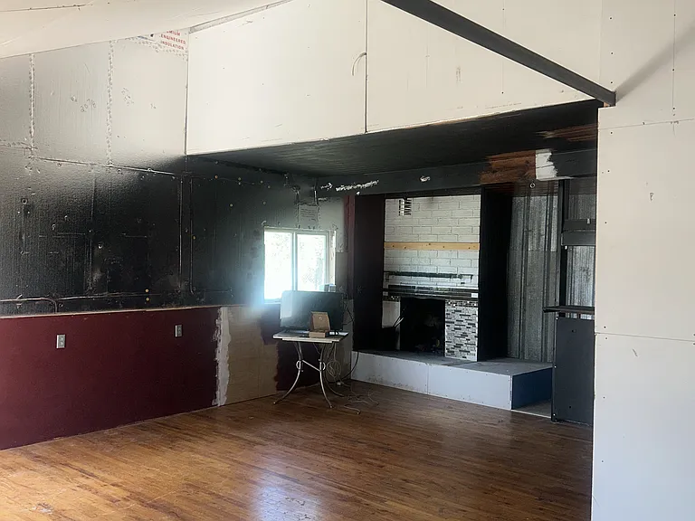 634 Clark Ave — Photo 9