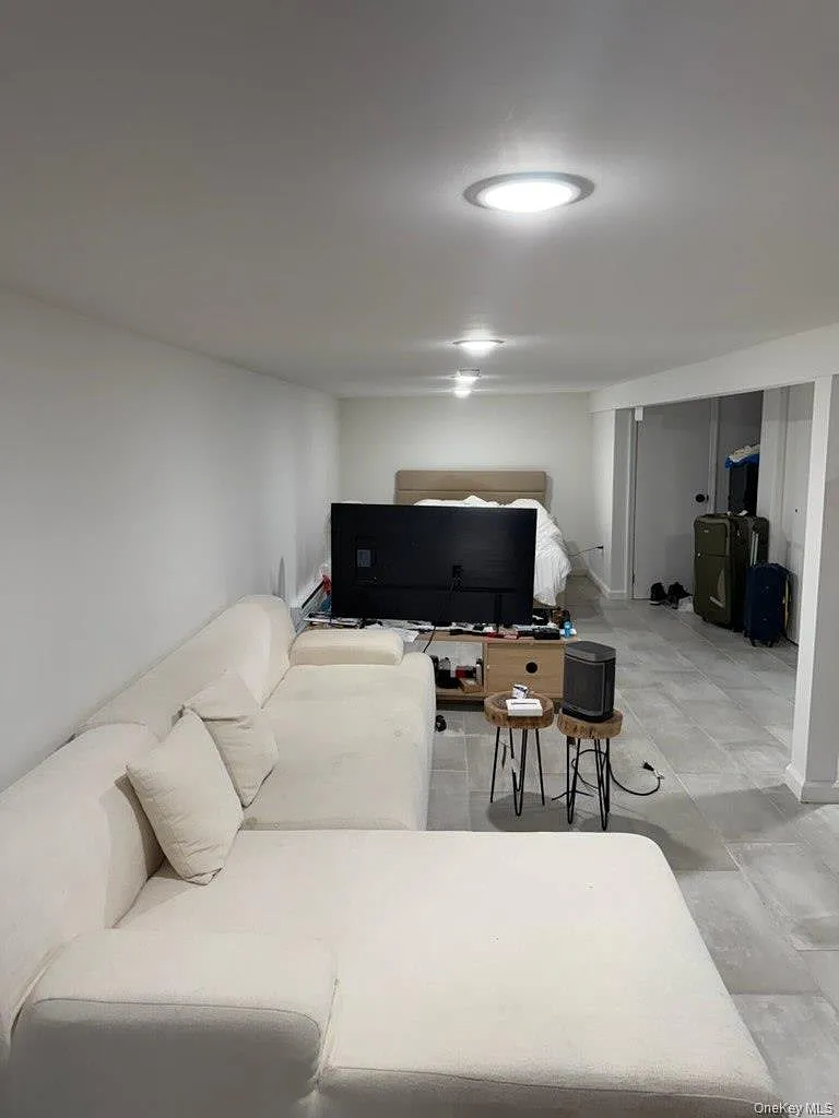 1 bed, 1.0 bath, 1758 sqft, $1,700 — Photo 1