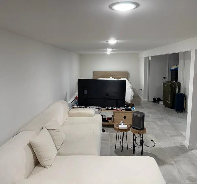 2760 Bainbridge Ave #BASEMENT