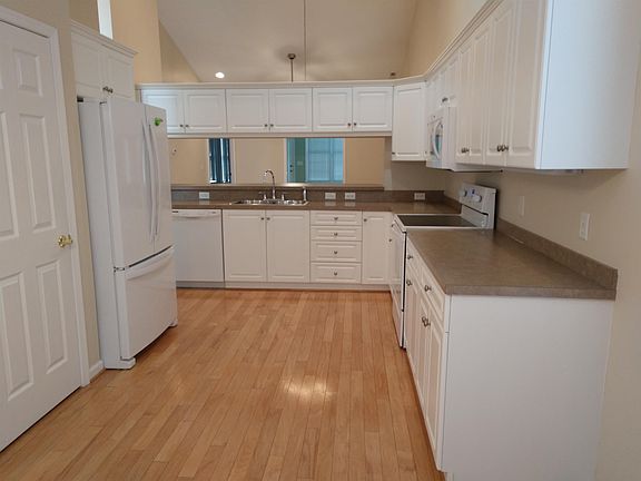 2nd image of 326 Spring Oaks Dr