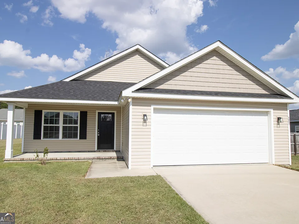 7051 White Pine Ave