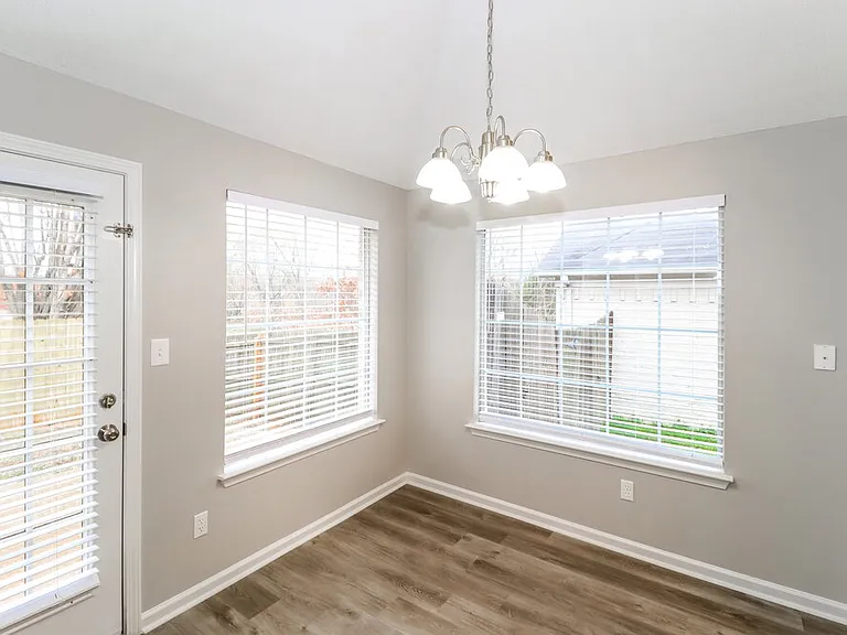 7086 Lagrange Hill Dr — Photo 6