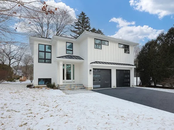 23 Pilgrim Rd, Wellesley, MA 02481
