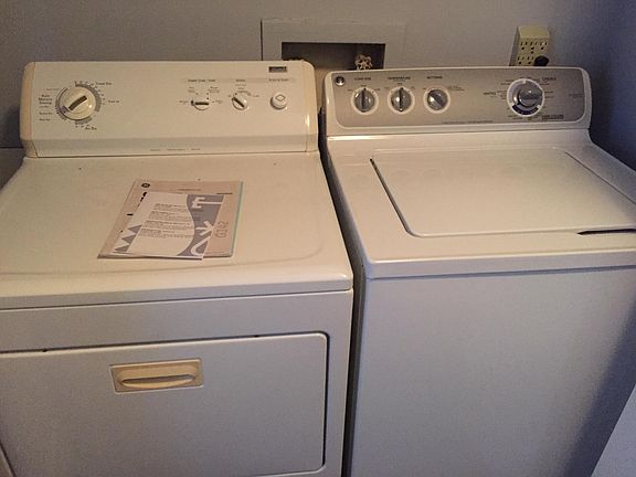 Washer Dryer included