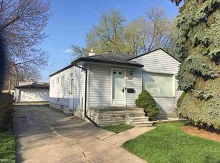 23600 Elmira St, Saint Clair Shores, MI