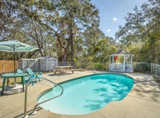657 Pine St, Alligator Pt, FL 32346