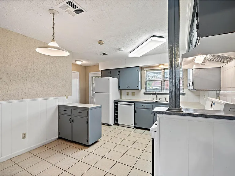 4310 Ebbtide Dr — Photo 9