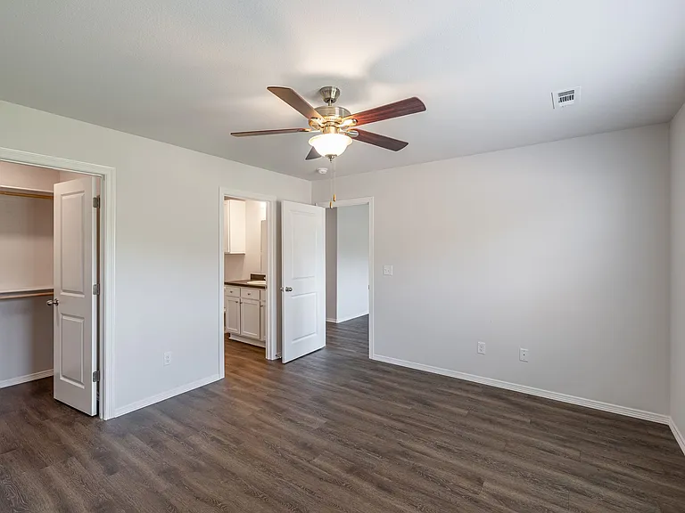 Now Leasing: 2,3, & 4-Bedroom Duplexes at Woodward Park with Attached GarageApply Today! — Photo 7