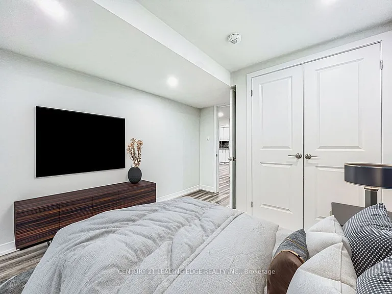 88 Hewitt Cres #LOWER — Photo 7