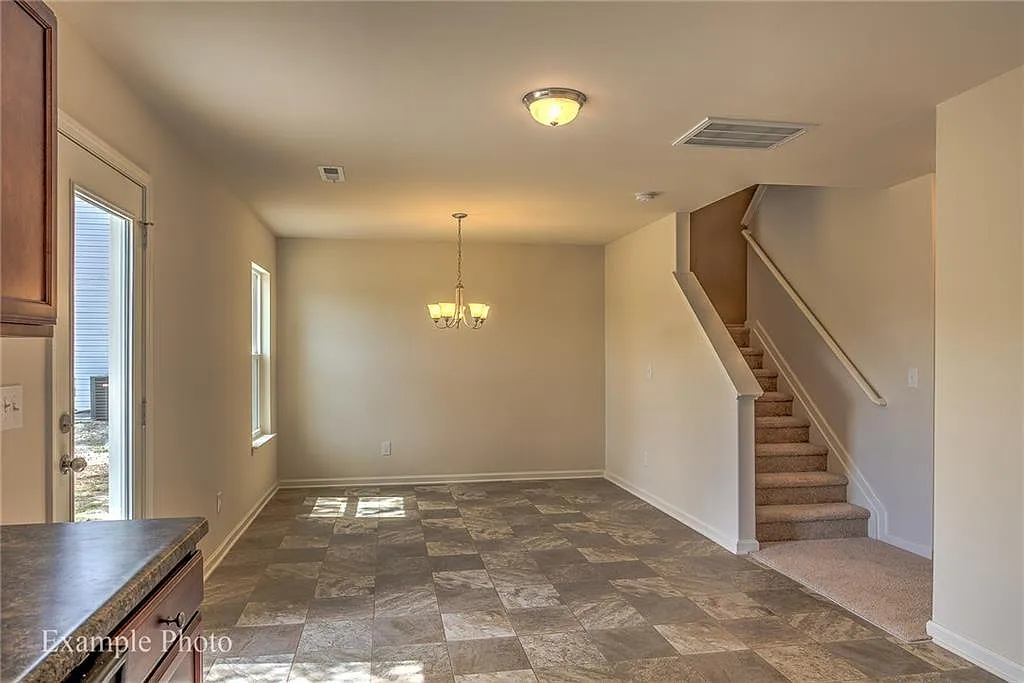 4 bed, 2.5 bath, 1850 sqft, $2,150 — Photo 4