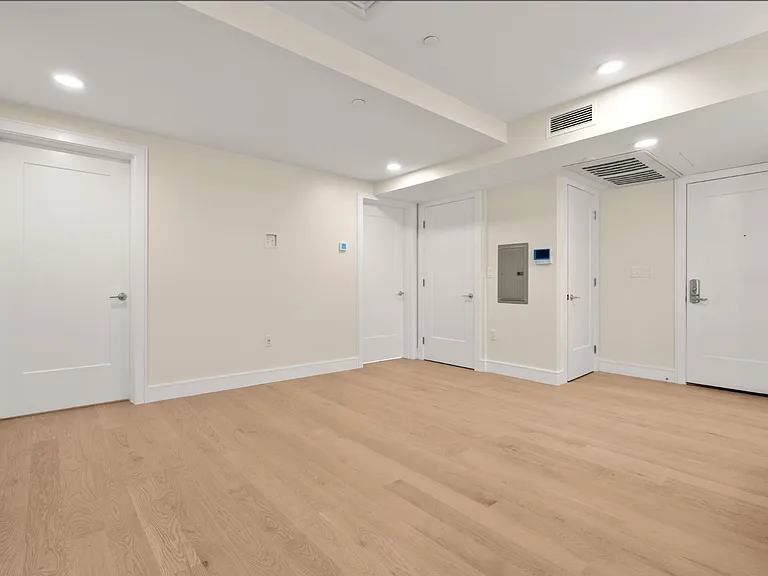 301 Border St #402 — Photo 16