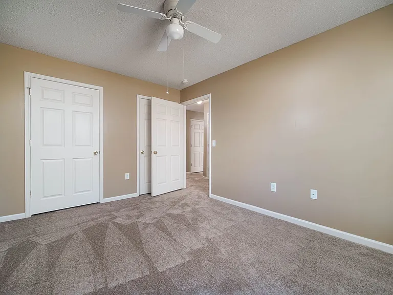 1633 Cobblestone Ln — Photo 8