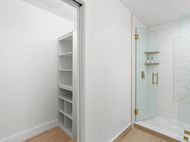 303 De Carie St #303 — Photo 14