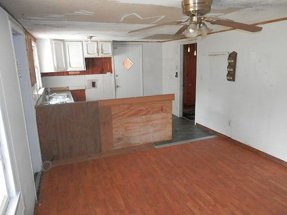 4th image of 115 E Vine St
