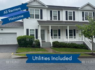 32 Barrett Dr, New Windsor, NY 12553