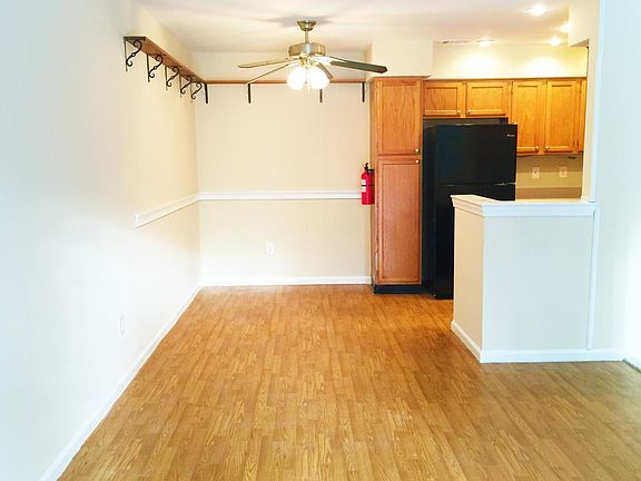 Spacious Dinning