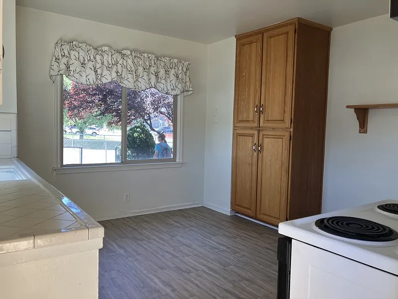 Fabulous duplex in great location. — Photo 4