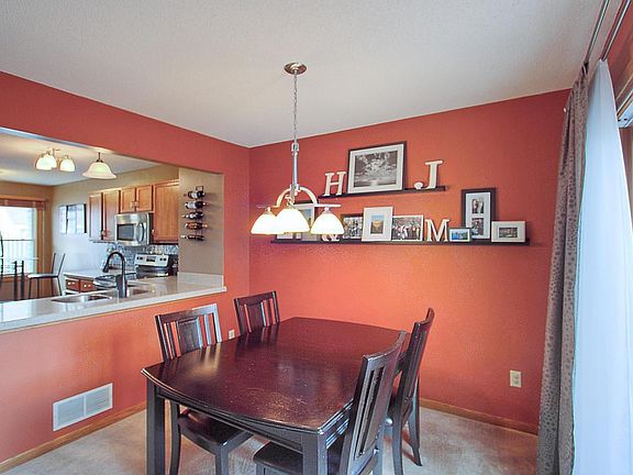 5th image of 10312 Arrowwood Dr