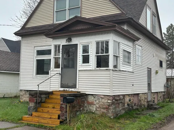 605 Adams Ave, Sault Sainte Marie, MI 49783
