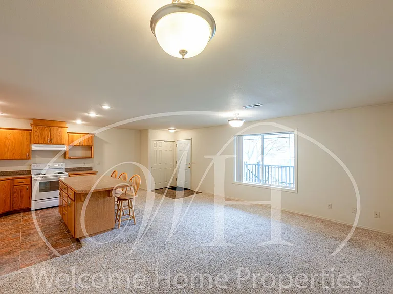 132 E Birch St — Photo 4