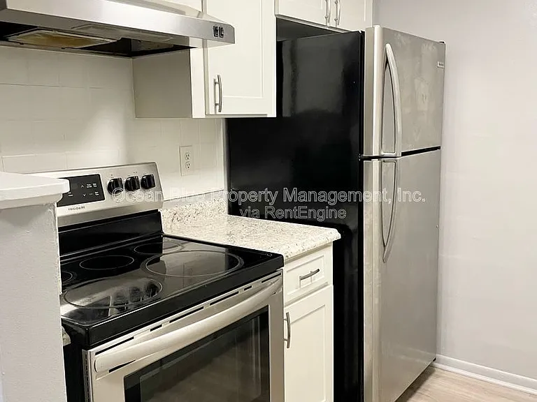 311 S Arcturas Ave #3 — Photo 4