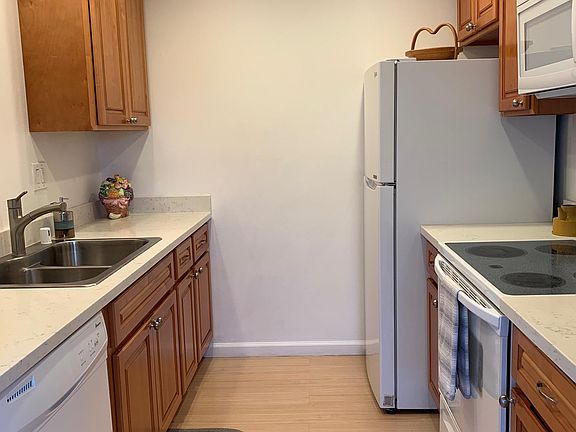 2nd image of 2053 Town And Country Ln APT 2