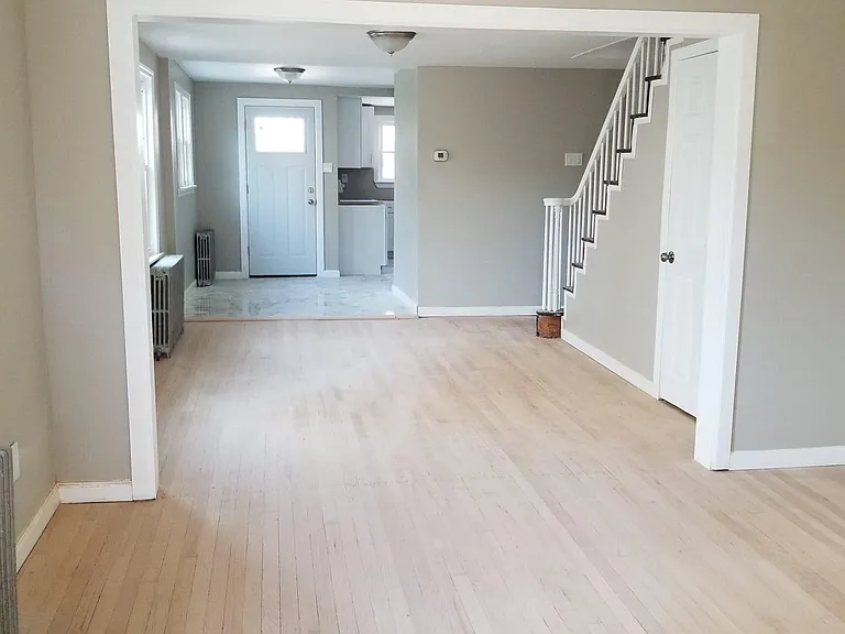 704 W Summer Rd — Photo 12