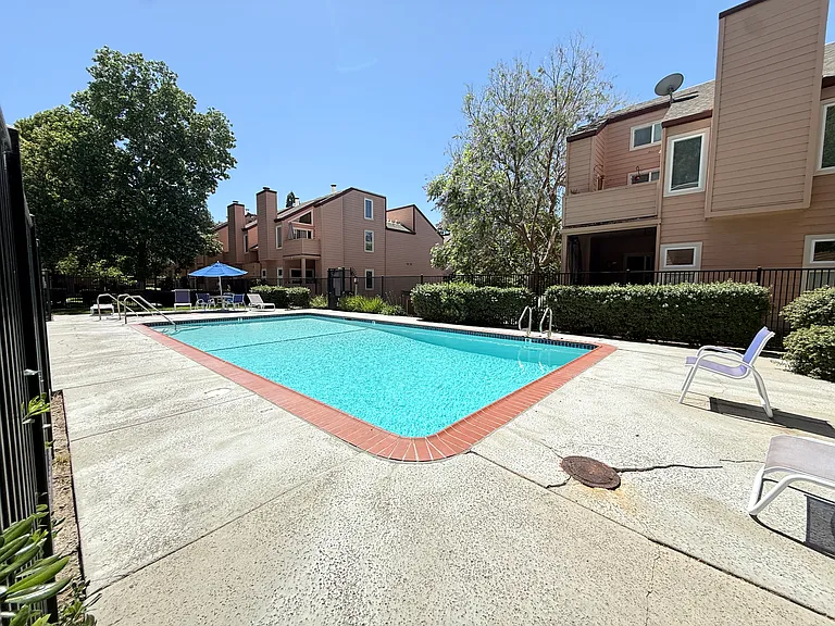 5398 Borneo Cir — Photo 22